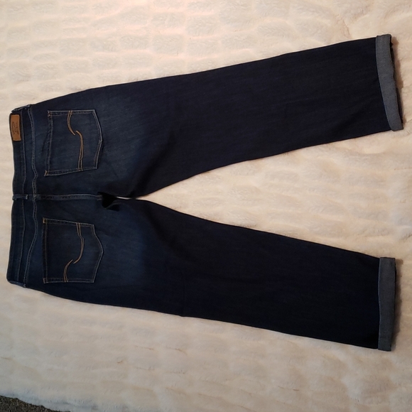 Women's Levis - Picture 2 of 5